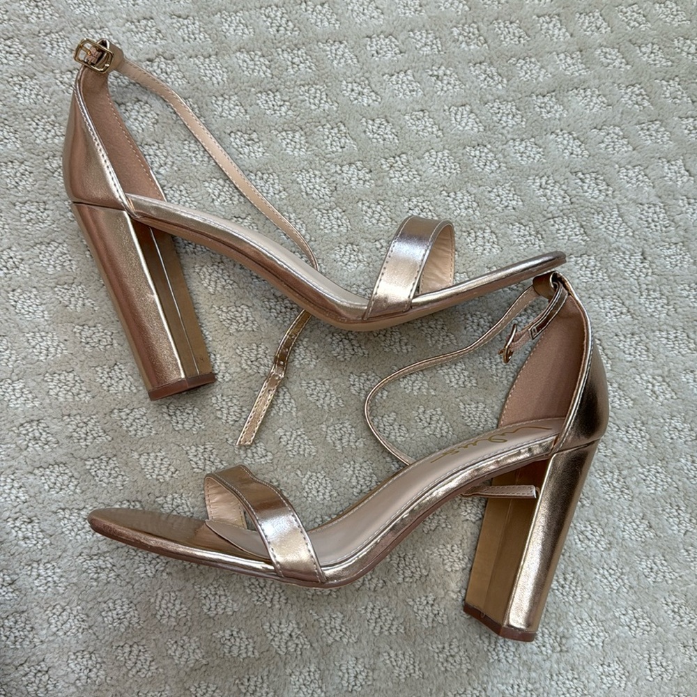 Lulu’s Rose Gold Strap Heel - Size 9